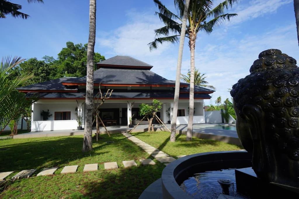 Villa Vespa Lovina エクステリア 写真